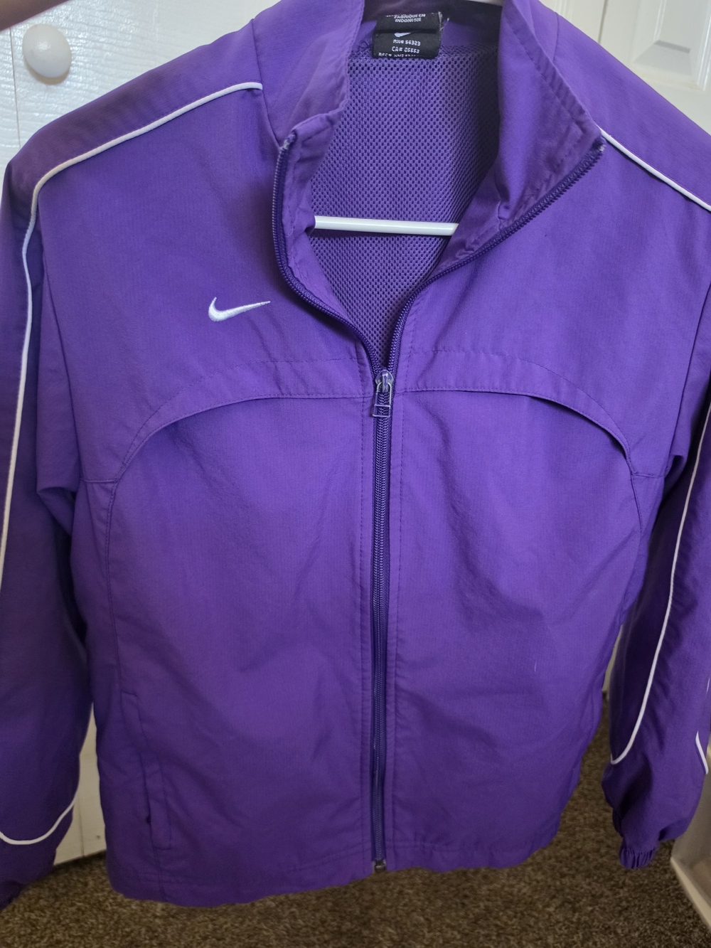Nike Women’s Purple Full-Zip Athletic Jacket